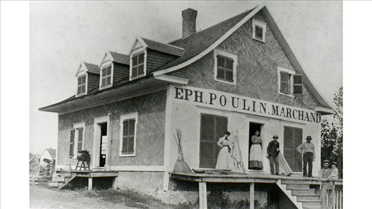 Les magasins d'autrefois du marchand Ephrem Poulin
