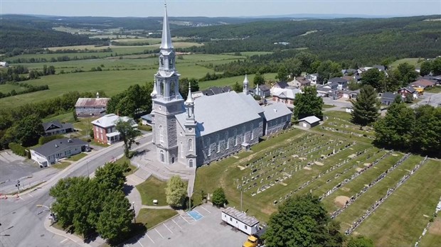 Normand DeLessard présente une vue aérienne de Saint-Victor (2020)